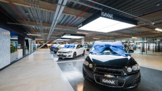 Startups apostam no aquecido mercado de carros usados