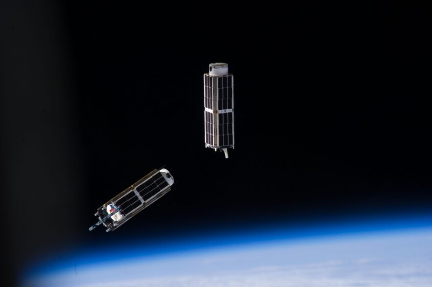 Imagem mostra CubeSats na órbita terrestre