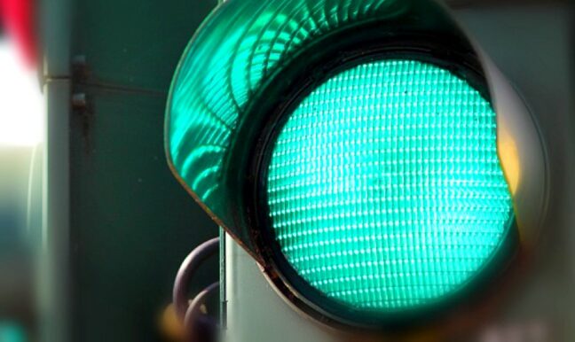 semáforo com lyz verde