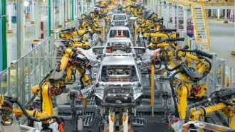 China lidera corrida dos elétricos e domina exportações e baterias