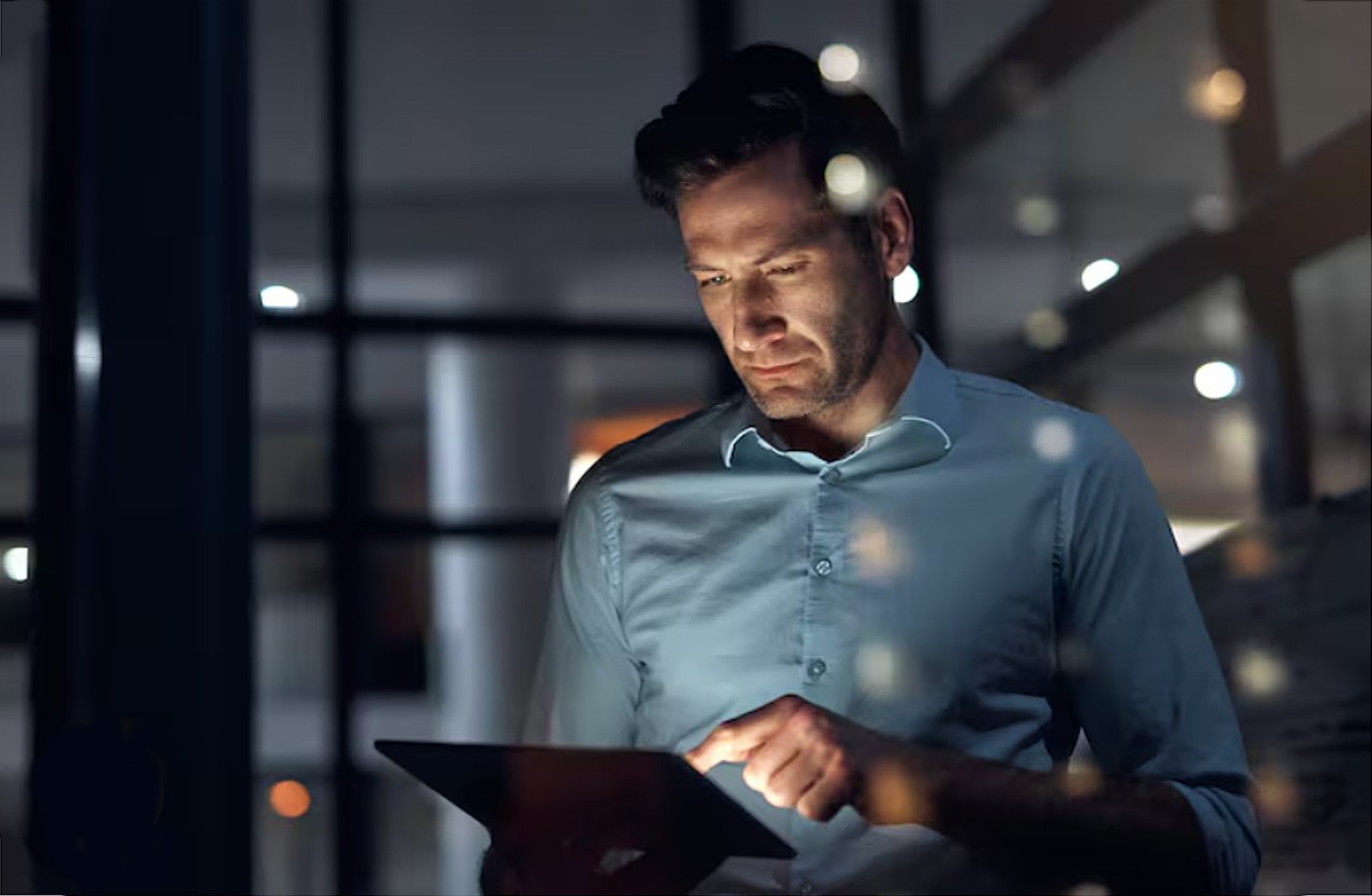 Shadow AI: como a alta liderança lidera o uso de ferramentas de IA não autorizadas na empresa